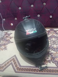 خوذه نضيفه وتخبل بيها ستاند مال تصوير بس تخلي الكامره رايدها ب٧٥ وبيها...