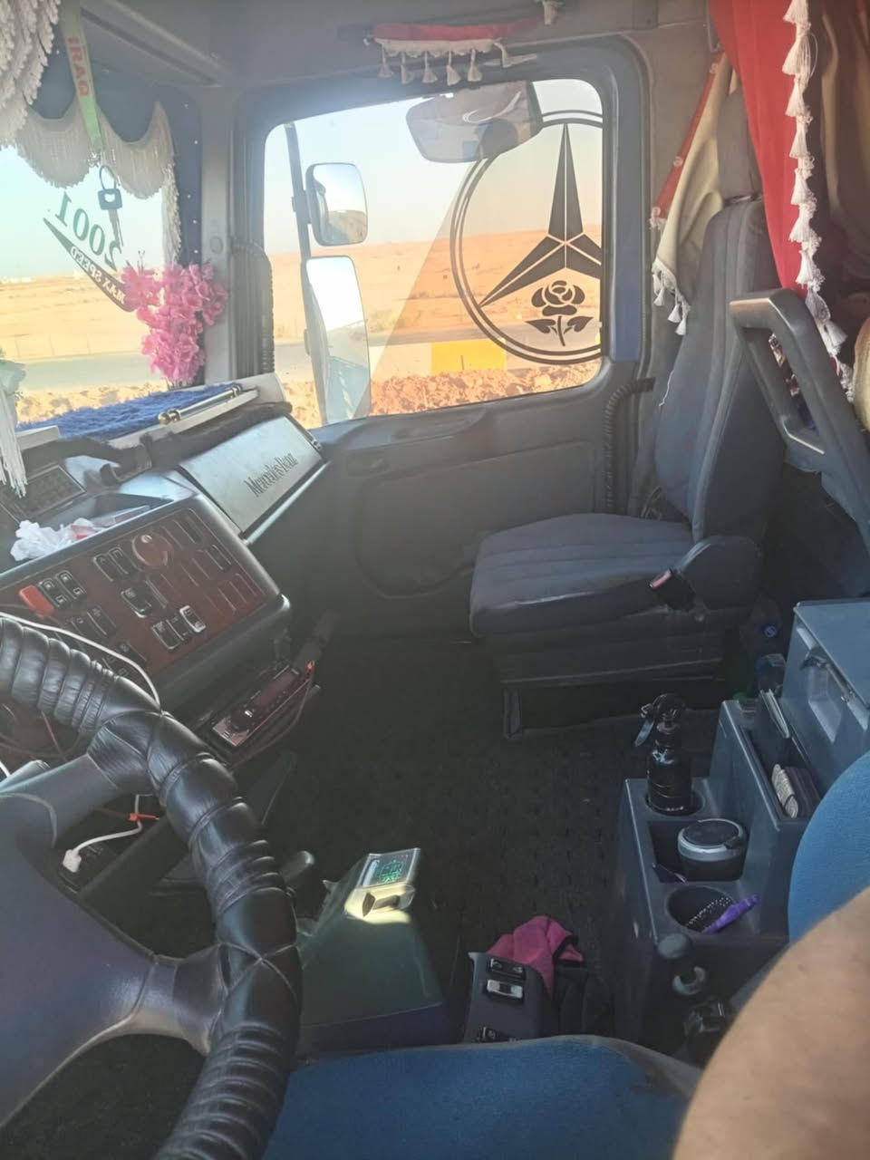 سلام عليكم سيارة اكتروز للبيع موديل 2002 حجم 43 
مكان الرمادي بل سنويه مربوطه صهريج ‏‪***********‬‏
سعر 240وبيه مجال
