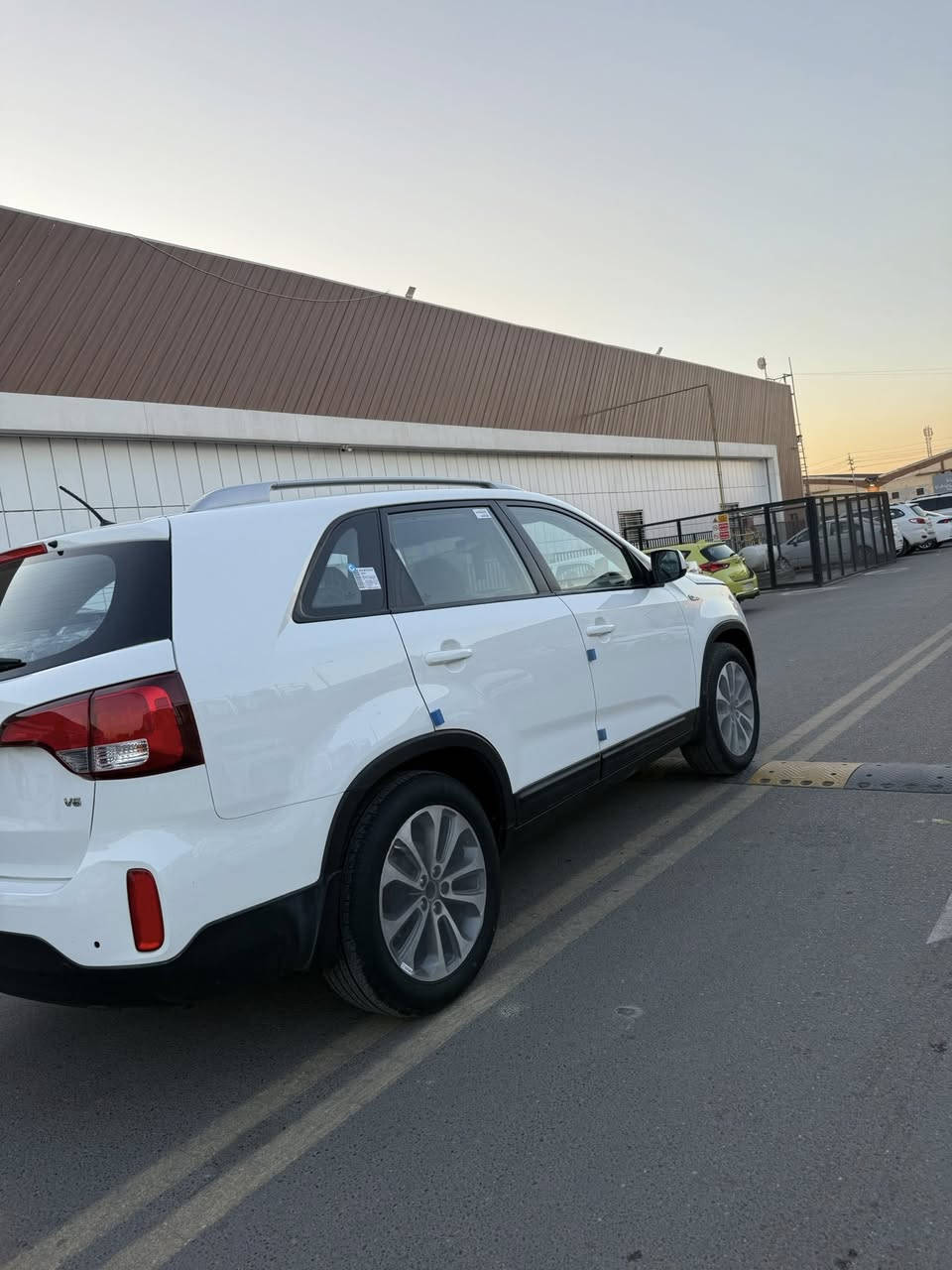 السلام عليكم
كيا سورنتوا 2015 خليجي مكفوله كفاله
عامه في حالة الوكاله مكفوله من الشخط والرصعه والضربه والصبغ حتى الدعاميات كفاله تخم تاير مال الشركه سبير ما نازل العده ما مستخدمه كتلوكات ستيكرات الوكاله سويجات عدد٢ كباته ما مطبوكَه
الموصفات 

ستة سلندر٣٥٠٠ حجم المحرك
ماشيه ٢٣ الف حقيقي الف ميه بالميه

7راكب 3قطع تبريد مري شفط حساس امامي خلفي كشنات جلد لونين 

بردات خلفية رقم بغداد الجديد بأسمي هزه جديده 

السياره خير من الله مضمومه مامستخدمه نهاياً

المكاني بغداد 

السعر ٢٢٥وبيها مجال بسيط 

رقم الهاتف ***********
