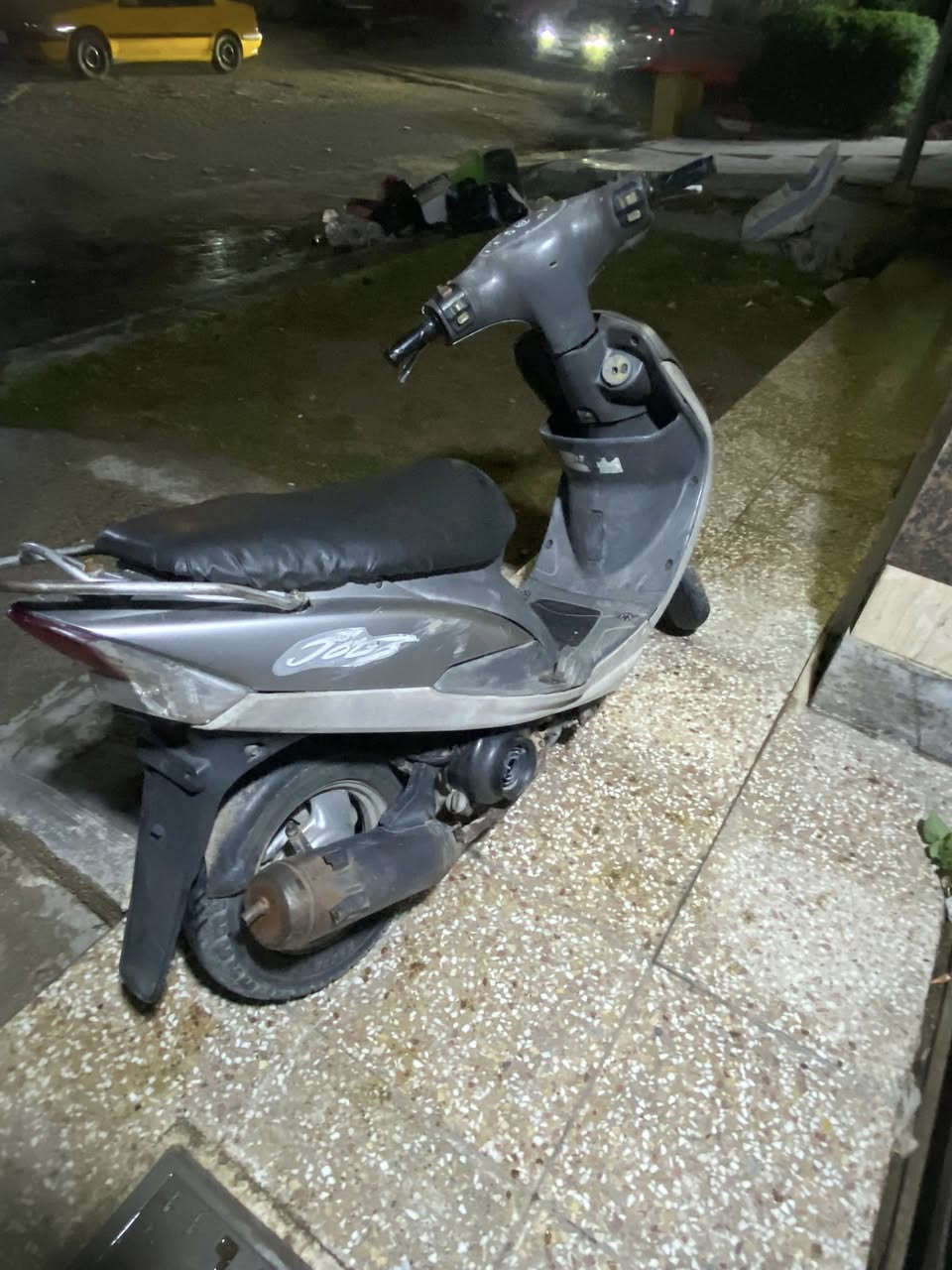 سلام عليكم من رخصت طيبين 
مستعجل على بيعتها.منغولي شلعه معدل ختم واحد بجيس بدلت بوشه55 مشيفه قبل 3ايام نكره هندر سلف قفل 400
عنوان بغداد حي اور رقمي ***********
