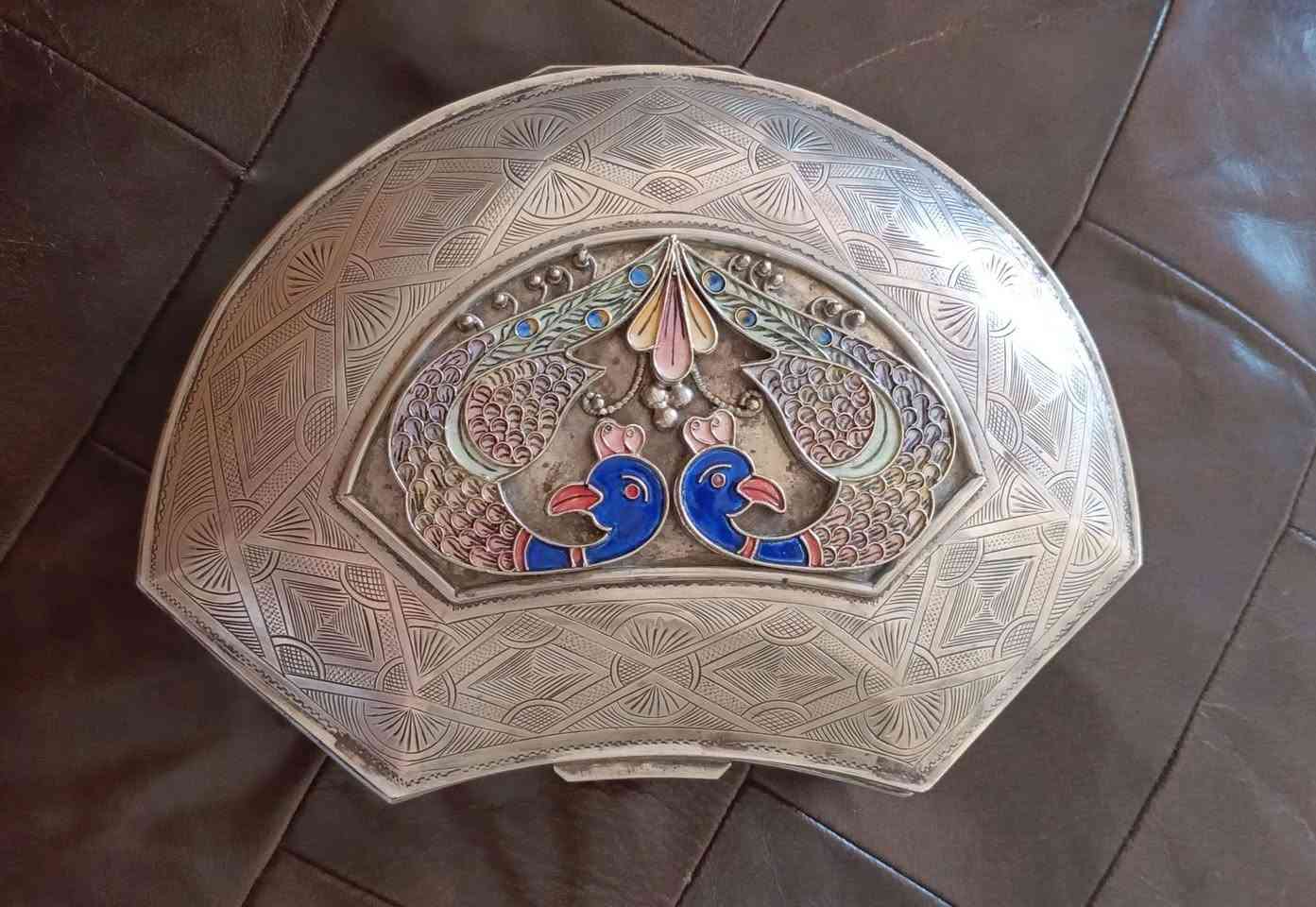 علبة فضة ملونة
750 g وزن


**إذا كنت صاحب هذا الإعلان وتريد حذفه لأي سبب، رجاءا أرسل رسالة إلى الدعم الفني**