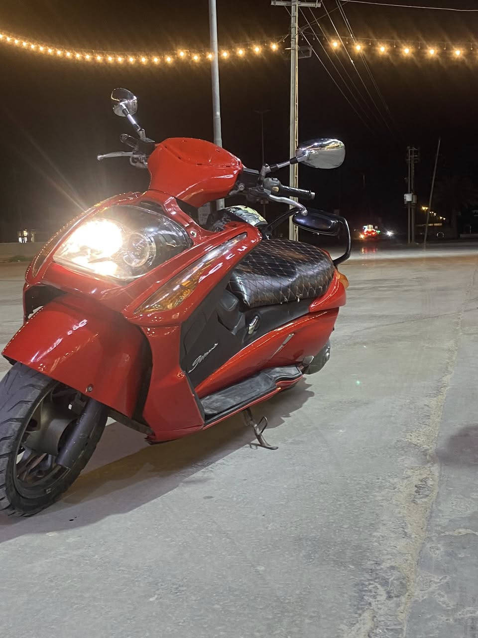 سلام عليكم دراجه كمه من شركت سازوكي دراجه نضيفه وحلوه كدامك الدراجه كامله مكمله ما بيه اي نقص دراجه حلوه نصبته محرك ما مفتوح اذا اكو مراوس بهارلي حياكم لله ***********
