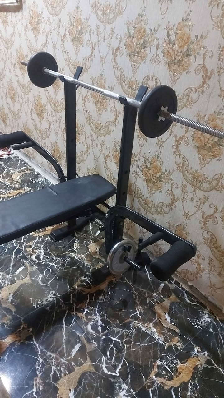 جهاز بنج بريس للبيع نظيف كلش استعمال قليل حاليا مفصخة ويوجد اوزان للبيع   يوجد توصيل المكان بغداد *********** السعر 100وبي مجال بسيط بغداد, العراق
