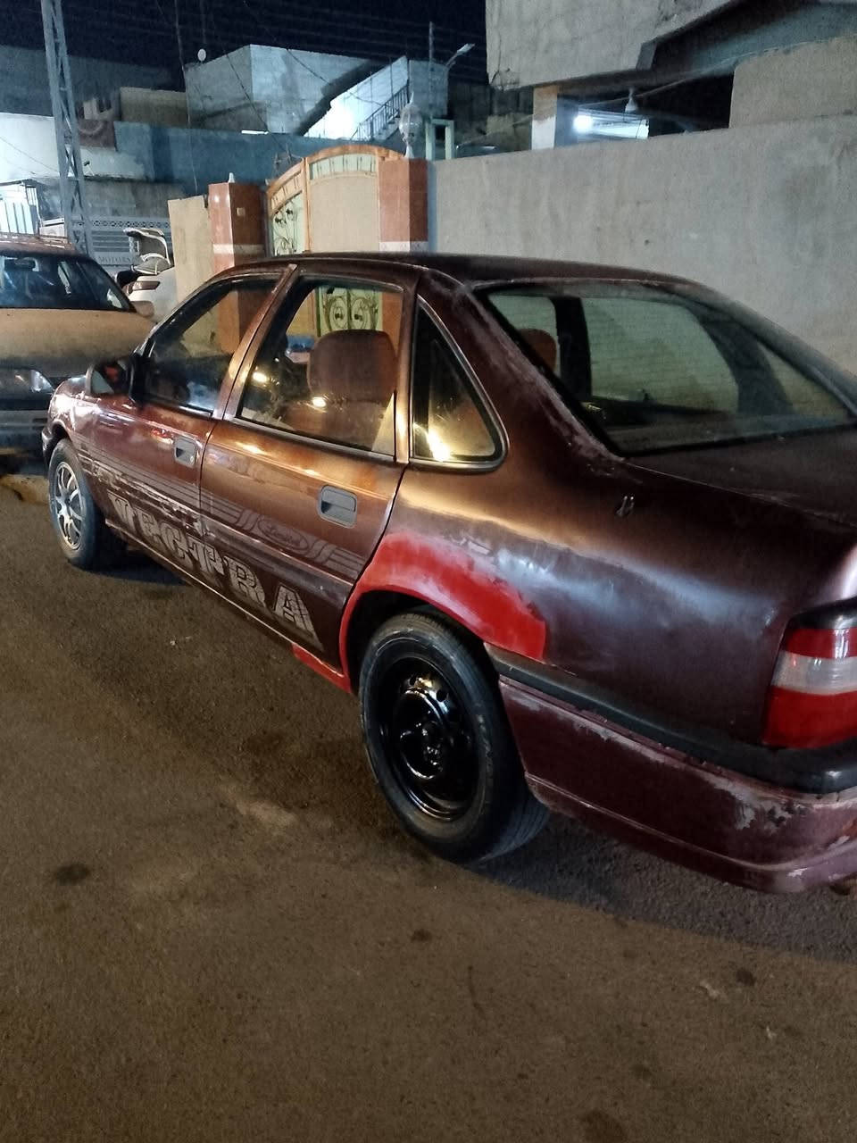 السلام عليكم سيارة أوبل فكتره للبيع
محرك2000 سيارة حلوه خير من الله محرك خير من الله تايرات صدر گشر خير من الله مثل ما موضح بالصوره 
سيارة مال جناي رقم أنگليزي تحويل مباشر للأستفسار الأتصال بالرقم ***********
السعر 25بيها مجال العنوان قرب مول الفلوجة
