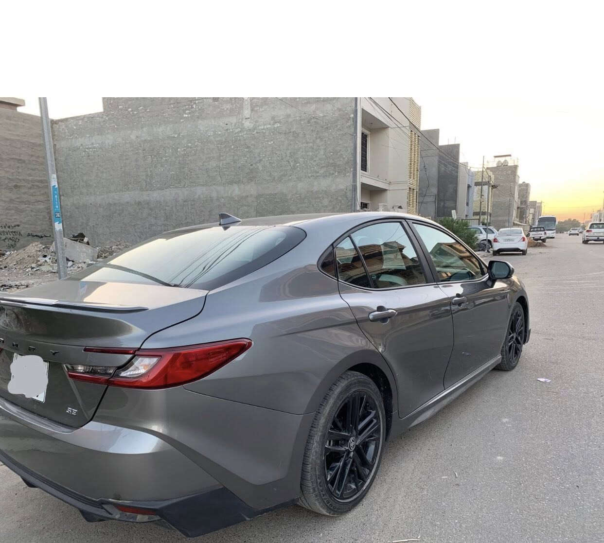 السلام عليكم كامري موديل ٢٠٢٥ هايبرد بيها صبغ بنيد وجاملغ الايسر دعاميه اماميه شواطي ع البارد السعر ٢٣.٥٠٠ $  التواصل ع الرقم ***********
