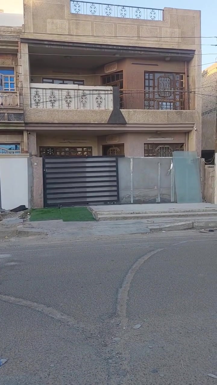 السلام عليكم 
دار للايجار 
العنوان نهايه شهداء البياع مقابل مدرسه الصقور
ايجار  ٥٥٠ الف 
شرط احد من المستأجر موظف 
باقي التفاصيل عنده مشاهد البيت 
الاتصال ***********
