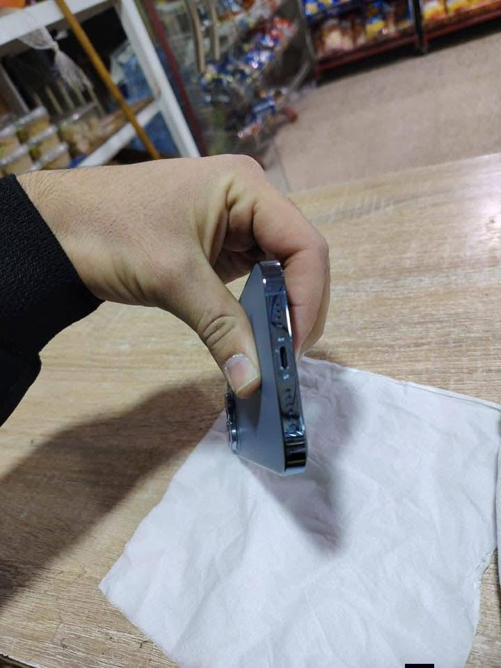 ايفون 13برو ماكس ذاكره 256 تك مبدل شاشه gX  بطاريه 80 مكاني ايسر رشيديه سعر 450وبي مجال بي واتساب ***********
