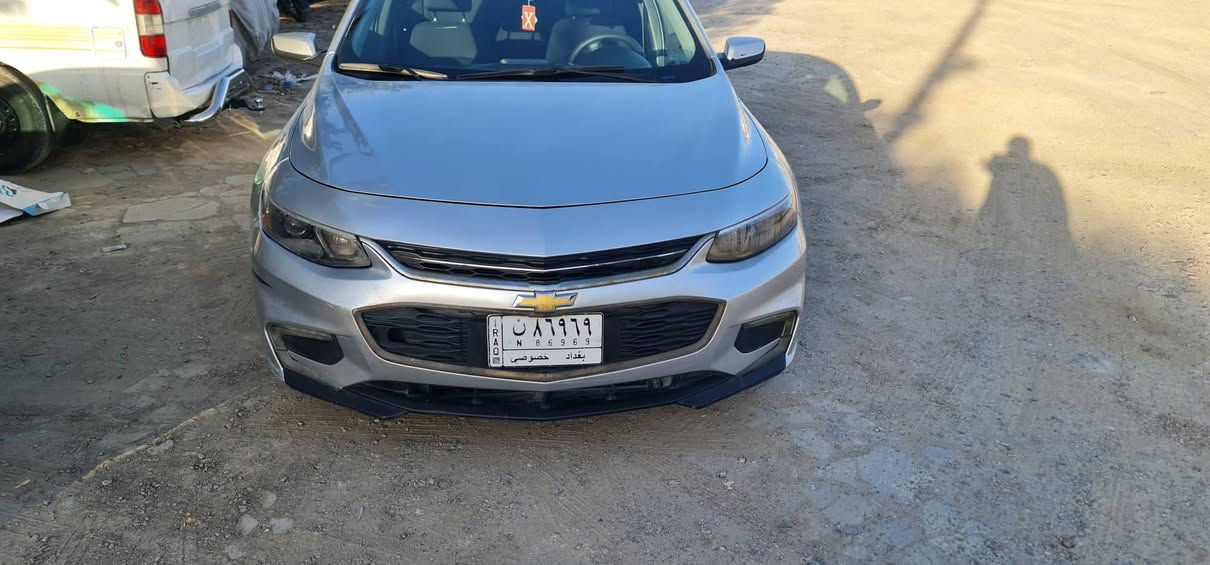 السلام عليكم 
ماليبو ١٩ للبيع السيارة كلين مابيه حادث نظيفة جداا 
رقمه بغداد رقم حلوو بأسمي السياره اني مستورده 
حادثه موجود بالصور ماشيه السياره ٥٩ كيلو 
للتواصل على الرقم ***********
