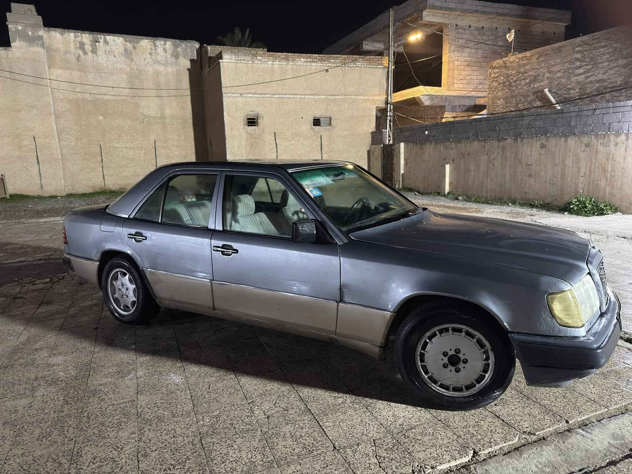 السلام عليكم
مارسدس دب مووديل 91
رقم بغداد انكليزي 
مكينه 3000 بطه مكفول
سلايت جام 4 كهربائي 
فيت بم جديد 
صدر جديد جديد 
تايرات اخو لجديد استعمال شهر 
عنوان / ديالى / جلولاء
رقم لهاتف ***********
غير متواجد ع فيس لاتصال ع رقم
