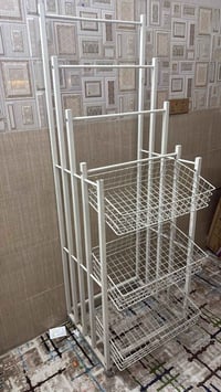 سلات للبيع بسعر ٣٠ الف فقط العنوان بغداد الحرية ٠٧٧٠٧٧٦٣٥٥٤