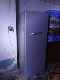 ثلاجة • للبيع