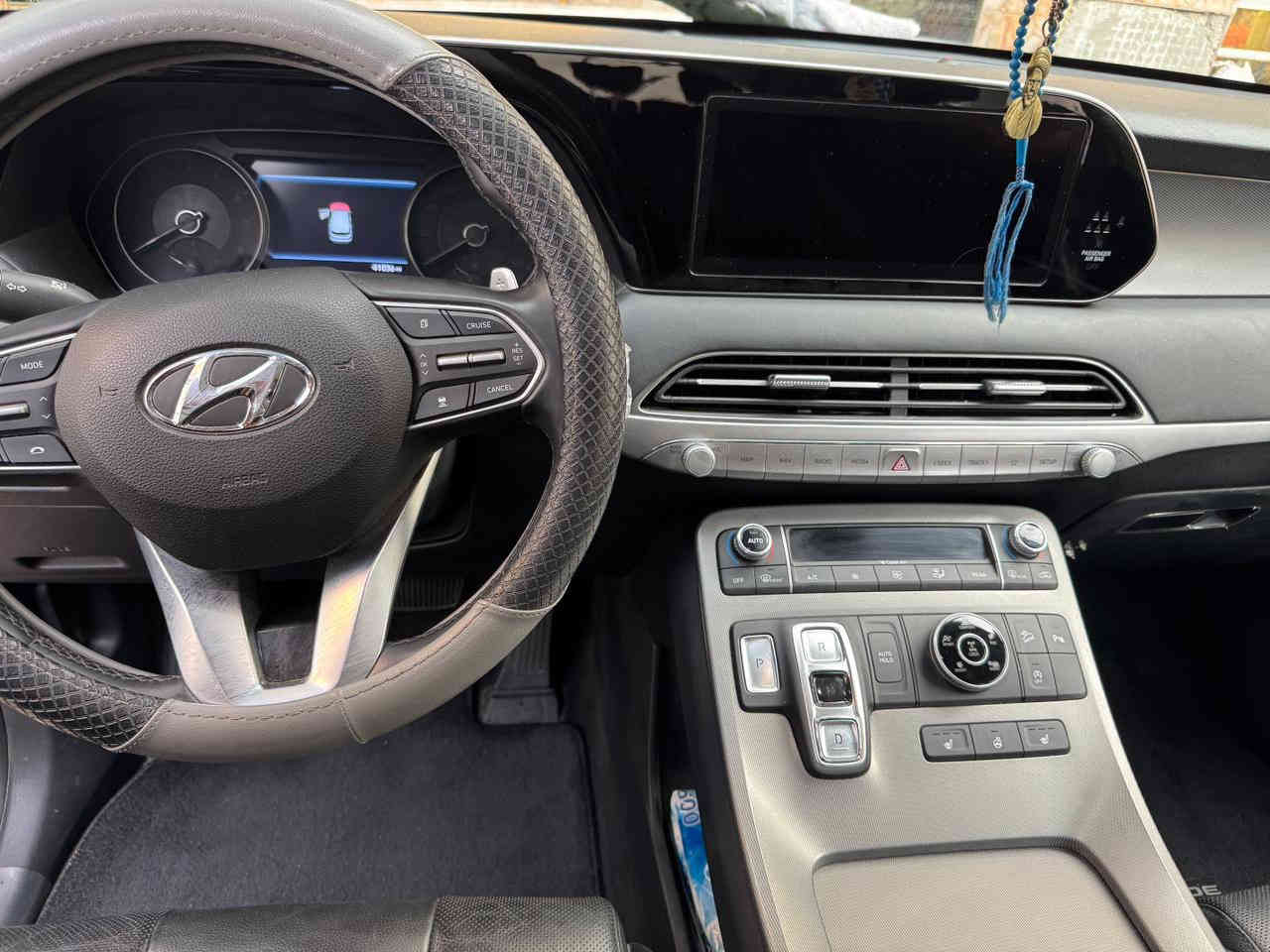 السلام عليكم 
سياره بلسايد موديل 22 سياره جديده طخه صغيره بالصندوك 

مثل ما موضح بلصور 

سياره بسمي ماشيه 41 

صور الحادث بلمنشور 

السعر ٣١٠٠$ وبيه مجال

سياره بغداد العبيدي 

رقم الهاتف ***********

***********
