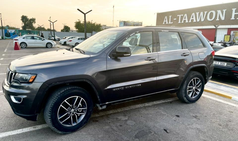 للبيع فقط بدون مراوس…
بسعر مناسب جدااا

Jeep 2021 limited
فور ويل 4*4
ماشية 45 الف ميل
رقم اربيل الجديد تحويل ثاني يوم
السيارة بدون ضربة 
حادثها سرقة ٧ قطع وكل القطع راجعة نفس اللون عدا البنيد
مواصفات:
-داخل جلد اسود
-شاشة كبيرة كار بلي
-تدفئة ستيرن وكشنات
-رادار جانبي
-حساسات خلفية
-رادار خلفي
-جنطة كهرباء
-لايت امامي زنون
-فتحة سقف
-فور ويل 4*4
-تخم تايرات جديد

السعر:200 ورقة

واتساب او اتصال: ***********
