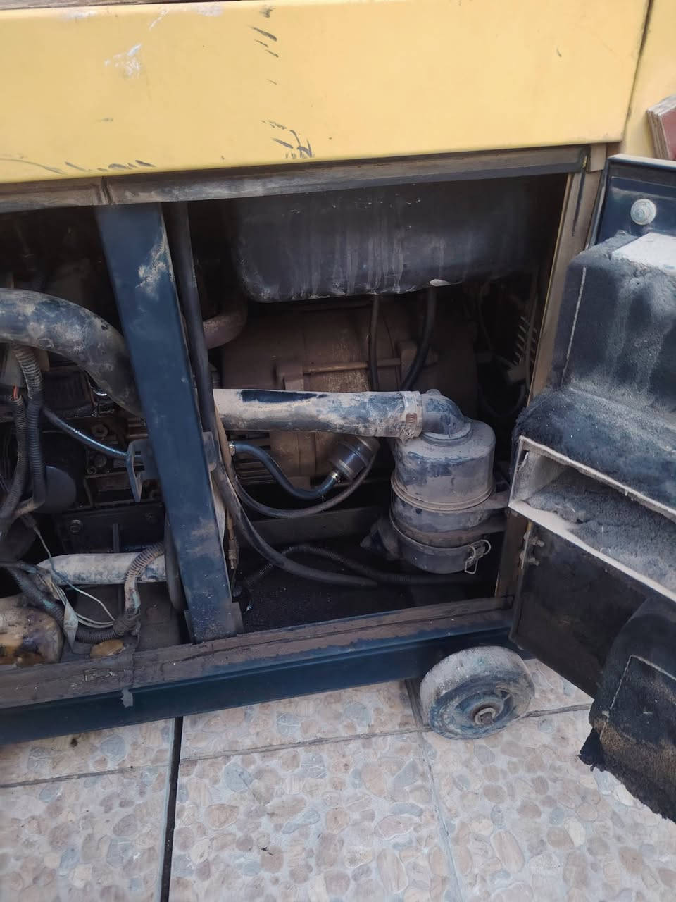 من رخصت الادمن
سلام عليكم ورحمة الله وبركاته
عندي مولد لبيع
المحرك بي  كاز كيت
راس تولد 8/ونص كي في
ولله خير من الله بل شغل والصرف الكاز

السعر عل خاص او اتصال عل رقم
***********
*********** اتصال أو وتساب
