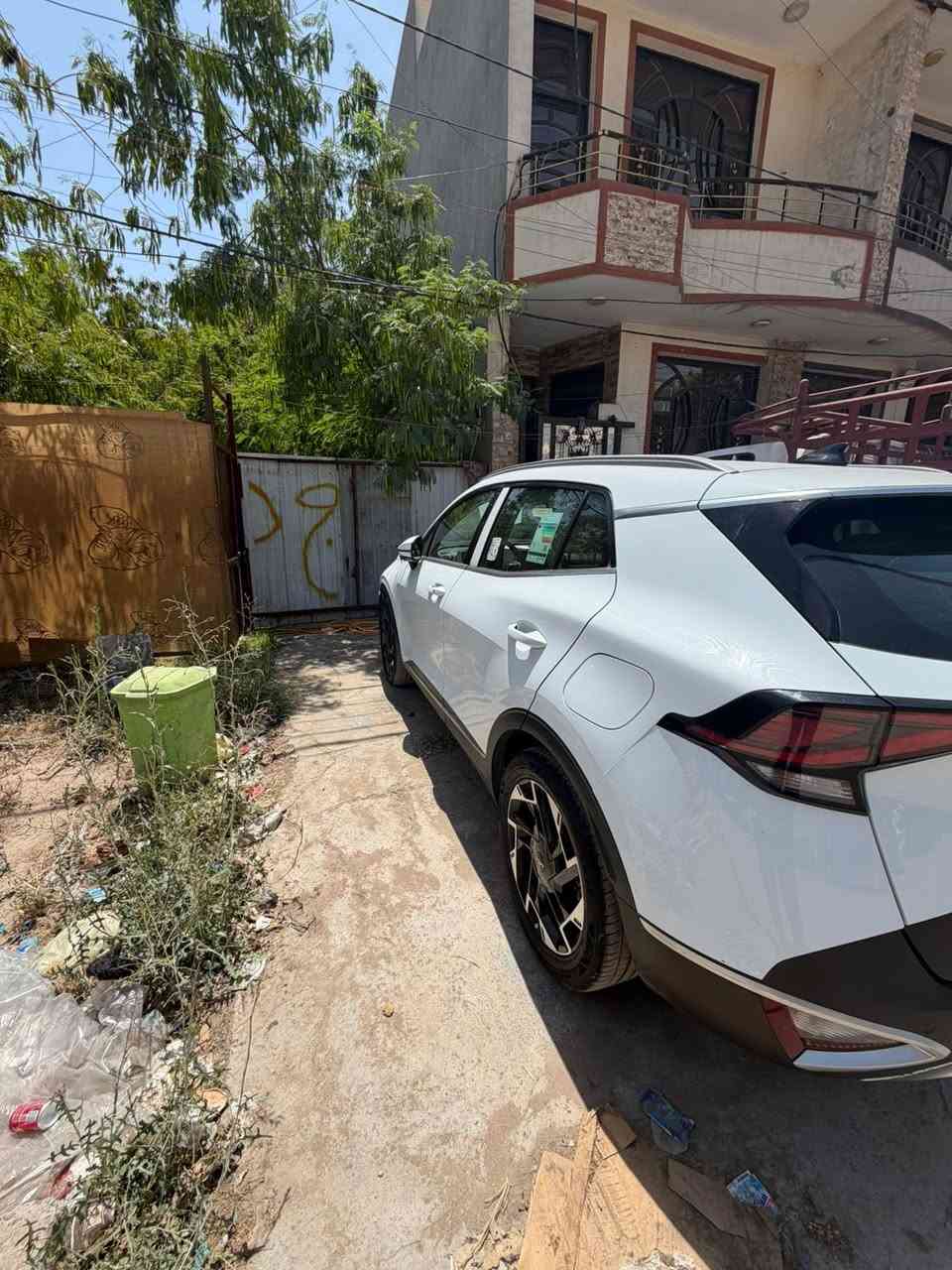 🔥كيا سبورتج 2024 خليجي🔥
ماشية 56 الف كيلو  استعمال شخصي ونضيفة كلش فحص مفتوح باي مكان السبير منازل
السيارة فول مواصفات عده الفتحه 
محرك 2000 دوش 
كراسي كهرباء وتدفئة 
شاحن موبايل
شاشة كاربلاي
تشغيل عن بعد
بصمة تشغيل و ابواب
حساس امامي خلفي
انظمة قيادة متعددة
( السيارة مكفولة عده الي موضح بل صوره ) 
مكان بغداد العطفيه
 للاستفسار الاتصال ع الرقم***********
