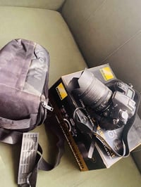 نيكون D7000 • عدسة معطلة • بابل