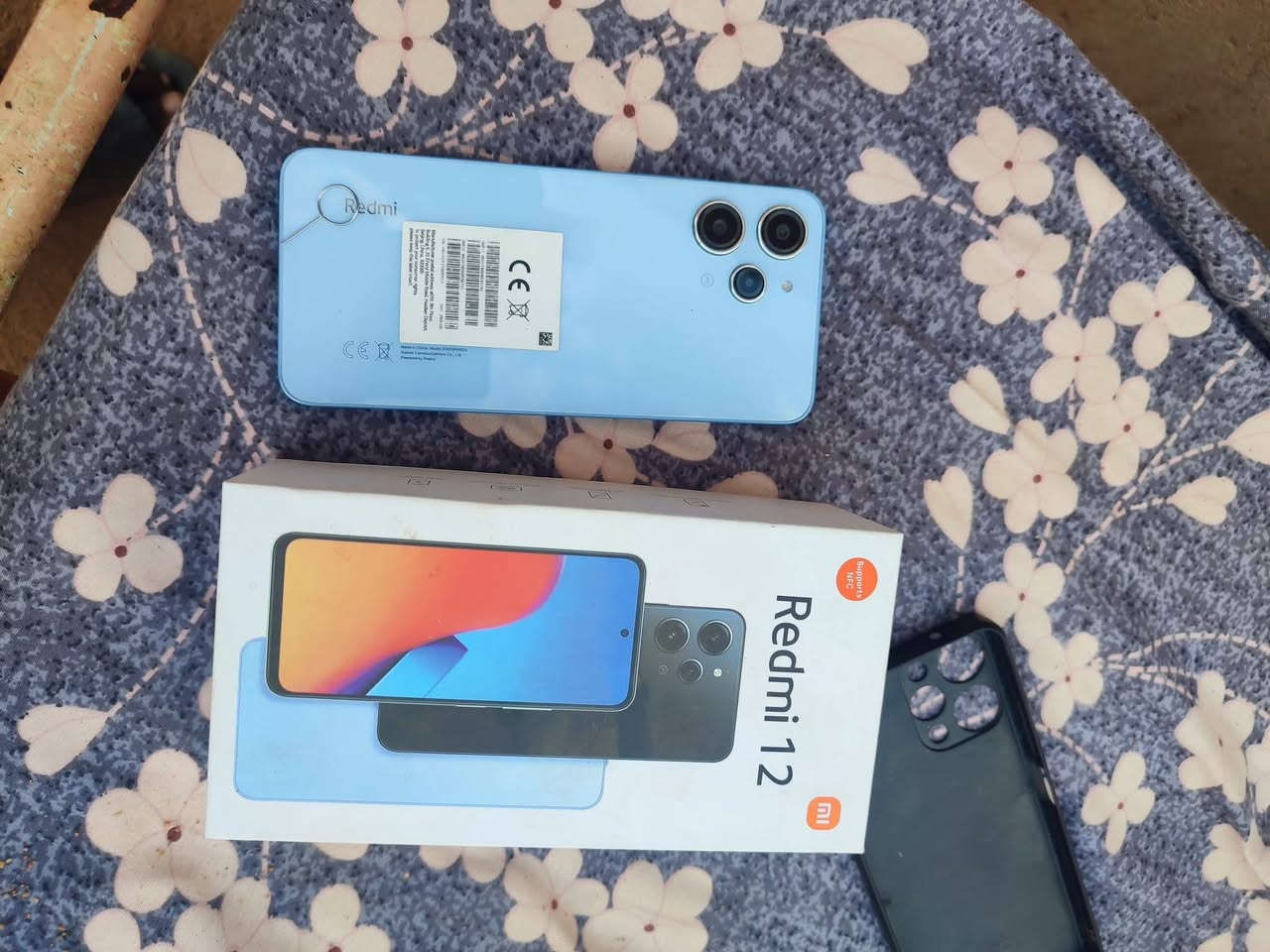 ريدمي 12
256 رام 8
نسخة عالمية
اصلي
أستعمال 1 شهور 
موجودة كرتونة وفاتورة الشراء 
شبه جديد بدون خدوش
ملحقات كرتونة فقط 
مطلوب 200 الف 
تواصل واتساب***********
