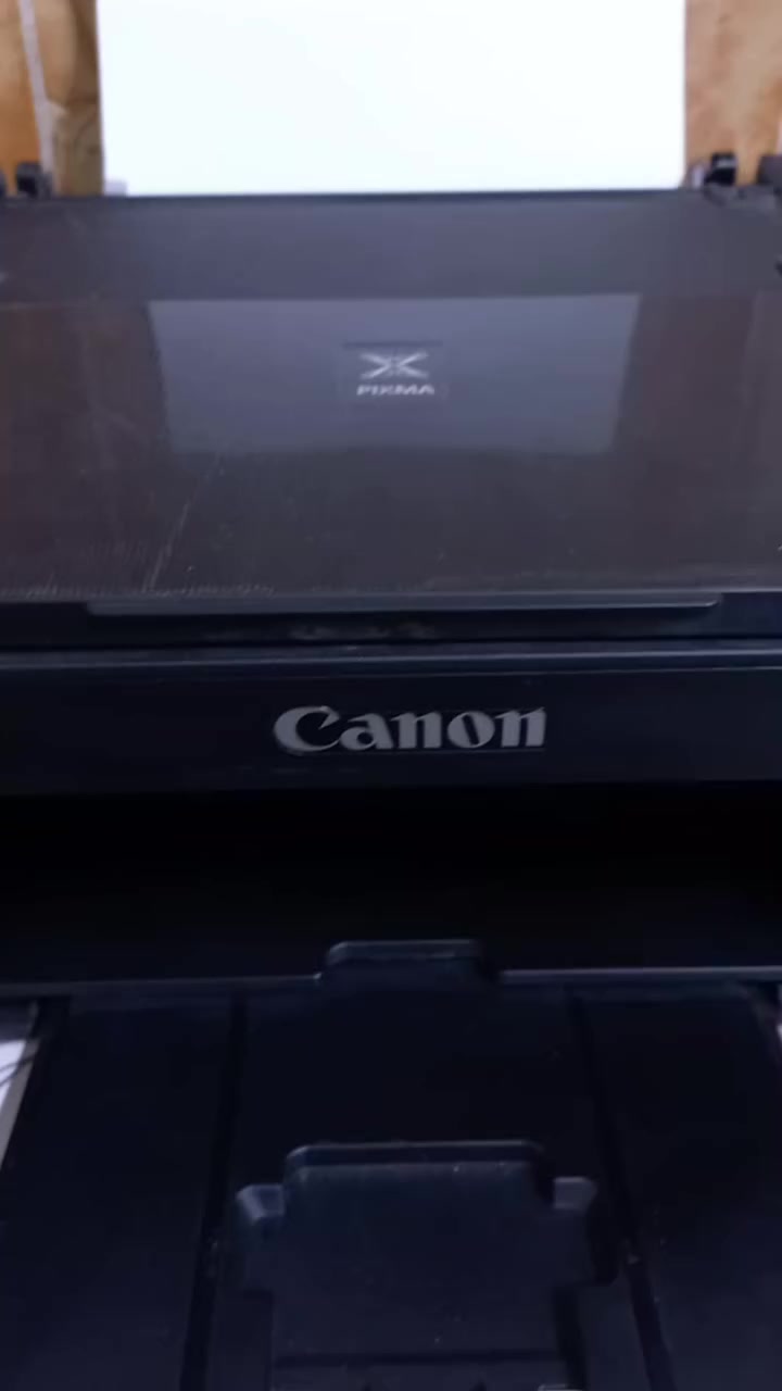 السلام عليكم
طابعة كانون كاترجات حبر سائل
رقم الكاترج ٤٤٥ و ٤٤٦
ملون وعادي
استنساخ وسكنر
بيها وايفاي
طابعة ١٢٥ نسخة فقط
السعر ٦٠ الف وموجود توصيل


**إذا كنت صاحب هذا الإعلان وتريد حذفه لأي سبب، رجاءا أرسل رسالة إلى الدعم الفني**