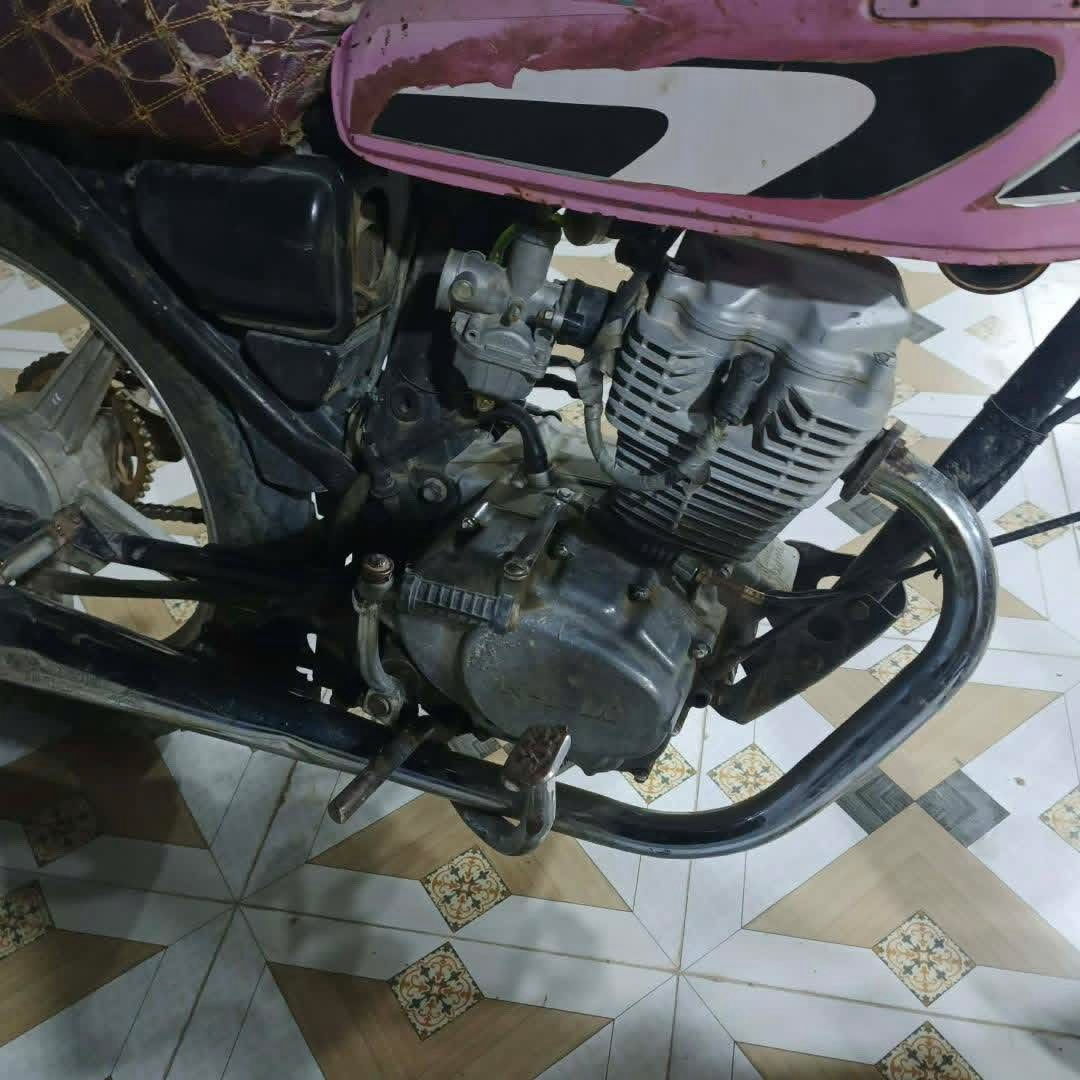 سلام عليكم دراجه لبيع مديل 2018 ضايعه الوراق مكفوله من السرقه مكينه نضيفه العنوان واسط قضاء الحي السعر 225الف وبيه مجال ***********
