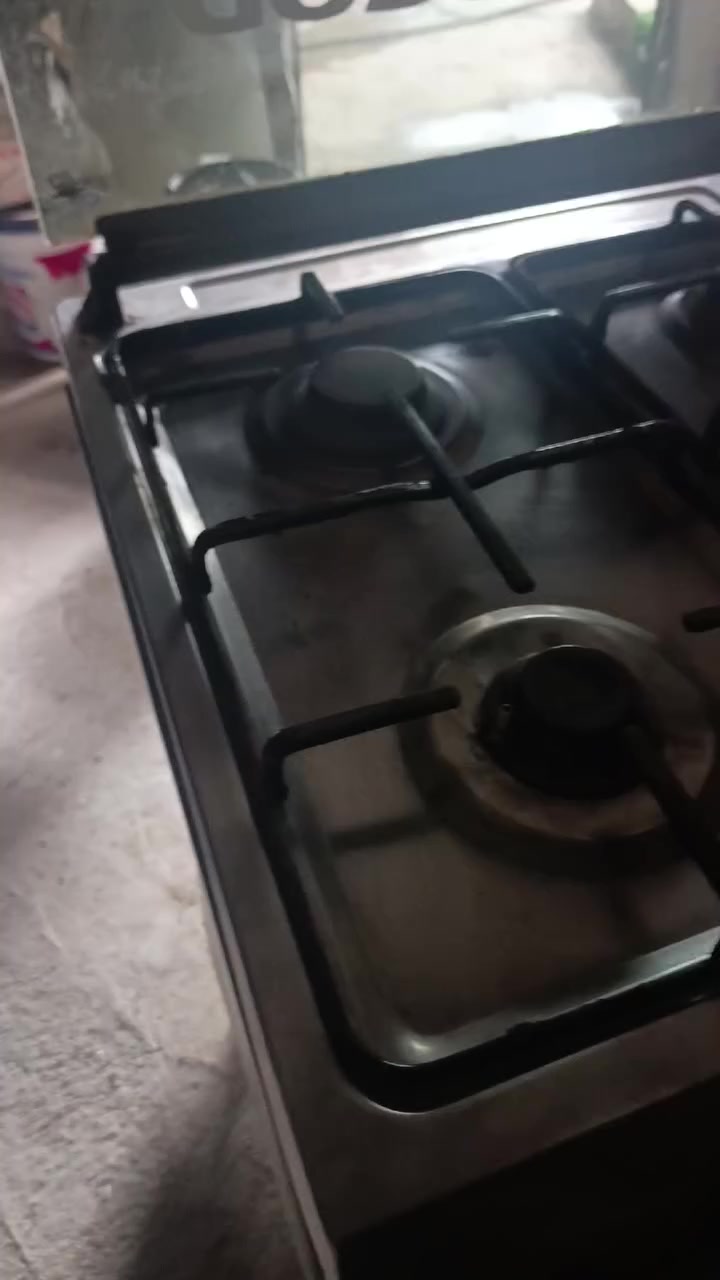 طباخ أربع عيون نظيف سعر ١٠٠ ابوغريب موبايل ***********
