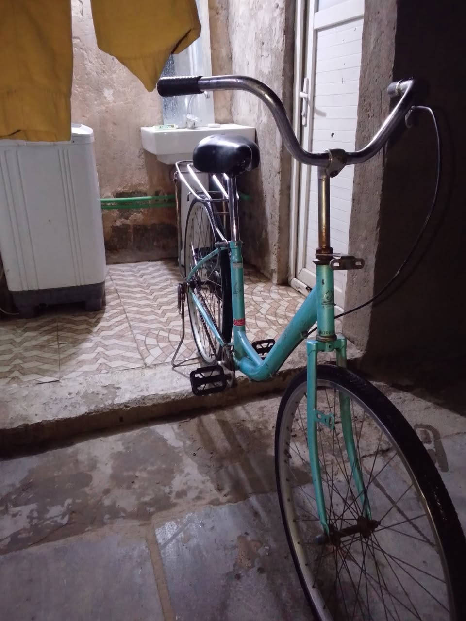 السلام عليكم بايسكل ماعرف شنو نوعيته اعتقد بايسكل بطه بايسكل نضيف كلشي مابي يحتاجله شوي ترتيبات #ملاحضه مامصبوغ فقط طايح صبغه اجوابه جدد تايرات جدد دسك ابريك فقط خلفي الويل الوره اشوي يلعب اعتقد صجم سعره 50 او بي مجال قليل مكاني بغداد المعامل السعاده


**إذا كنت صاحب هذا الإعلان وتريد حذفه لأي سبب، رجاءا أرسل رسالة إلى الدعم الفني**