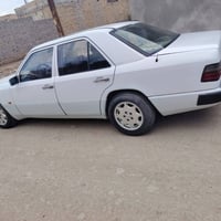 مرسيدس • موديل ١٩٨٩ • رقم انكليزي
