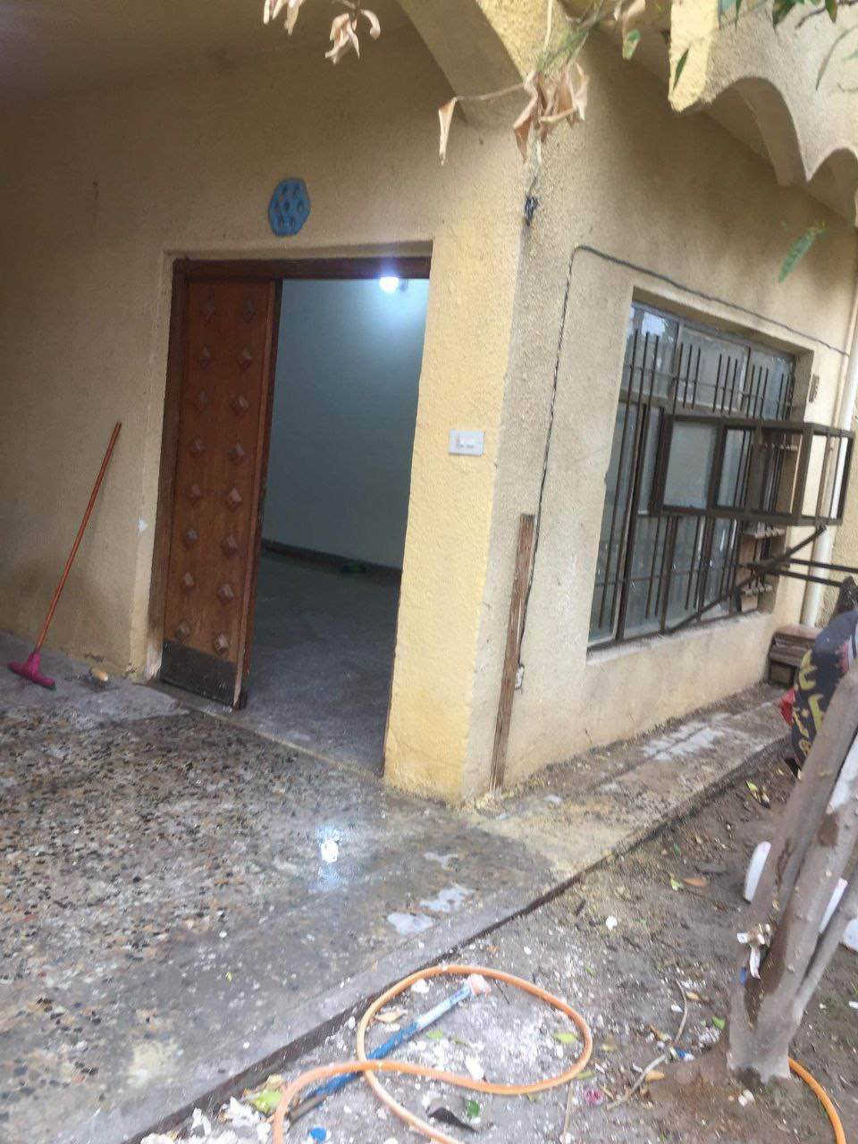 دار كلاسك ٢١٦ م 
واجهة ١١ م 
يصلح استثمار
يمكن ان يباع تقطيع ١٠٠م و ١١٦ م 
بناء مسلح نظيف 
يحتوي ٤ غرف نوم وصالة ومطبخ وصحيات عدد ٢
كراج وحديقة 
البيت يقع في حي الجهاد الملحانية خلف مسبح الرافدين
البيت سند مستقل 
ياسم شخص واحد
من صاحب البيت *********** بغداد, العراق
