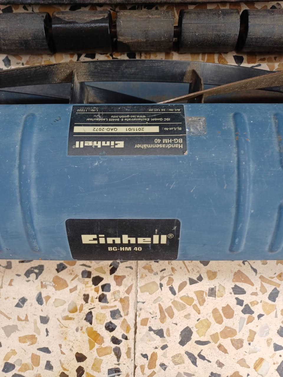 السلام عليكم مكينه ثيل نضيفه السعر 25 الف وهاي رقمي ***********
