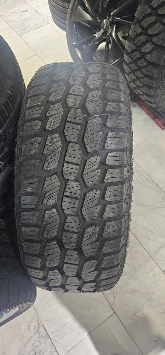 السلام عليكم 
ويل كب حجم ٢٠ خشن جبلي بي اسبير افيوري 
تايرات جديده اطلس تايلندي خشن بدون دويه 
275 60 20 
305 55 20 
295 60 20 متوفر 3 قياسات 
احمد و رمزي شارع فلسطين 
***********
