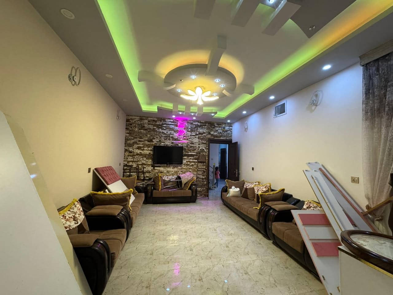 دار للبيع 95 متر طابو صرف 
طابقين حديث
واجهة 7

سعر 135 وبي مجال 

كركوك اسكان موقع مميزقرب الشارع العام 

للاستفسار *********** او *********** أو زيارة المكتب ارو
