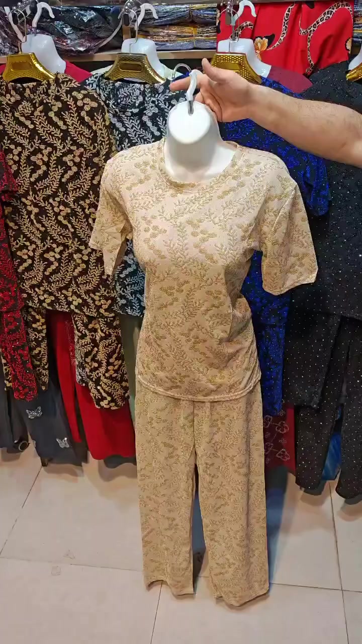 سعر درزن 65 الف قياس نساىي درزن 6 الوان 
*********** واتساب موجود موديلات
