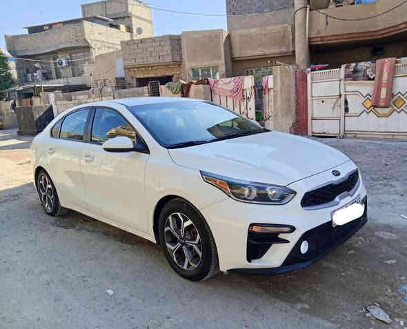 السلام عليكم كيه فورتي مديل 2019واردامريكي صور الحادث وسونار منشور السيارة جديدة  وجاهز مكينة وكير وحداديه وصدر وتبريد وتخم تاير مكفولات مكينة 2000دوش ماشيه65الف  رقم اربيل جديدة بسمي كيرAT العنوان بغداد الامين الثاني رقم ***********السعر125وبي مجال شي بسيط
