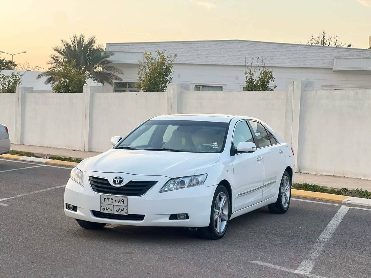 کامیری 2008. خلیجی. GLX. فول مواسەفات. سەیارەکە سەقف و ٣ پارچەی بۆیاخە. سۆنەریم داناوە. بەشەرد ئەوەی وەرگەراو نەبیت لیدراویشی نەبیت. بەشەردی گیر و مەکینە و تەرایی.سەیارەکە وەک وینەکان جوانە مالئ دۆستە. سەنەوی بەسەرجووە و ٤ گەلا غەرامەی لەسەرە دەیگەرینمەوە لەدوای معامەلە. بەشەردی تحویل و غەرامە و هەموو شتیک سعر فرۆشتن ٨٥ گەلا مجال کەم. 
شوین کەلار

***********
واتس اپ و ڤایبەری لەسەرە

*********** كالار, السليمانية
