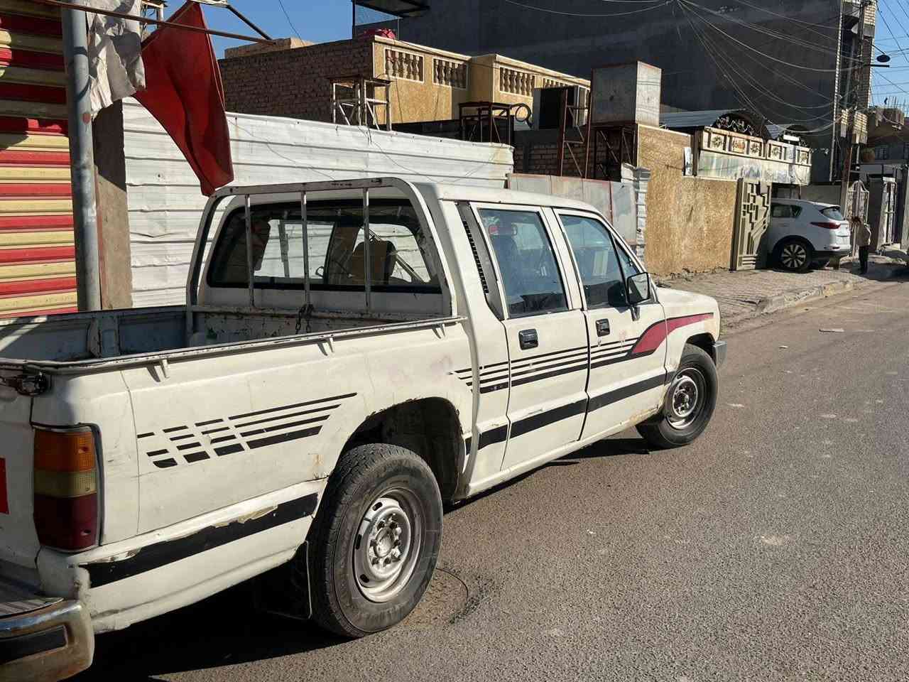 سلام عليكم سياره بيكم مسيوبيشي موديل ٩٠ سياره نضيفه مثل مشوف مكينه جديده ففتي كير جديد حداد صدر جديده تخم تاير جديد دوشمه رقم دولي سنويه جديده \ ***********
