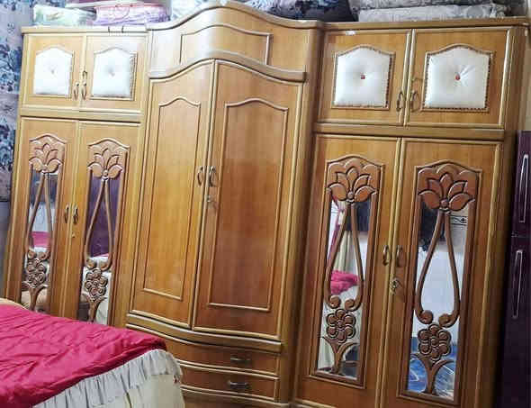 غرفة النوم تسكام نضيفه شخط مابيها نضافتها ١٠٠%١٠٠ كلفتنه ٤ملايين رايديها مليون وسبعمائة ١،٧٠٠  العنوان كربلاء حي المجتبى قرب فلكة الثورة اذا مو شراي لا تتصل ولا تعامل رجاءً
للإتصال ***********
