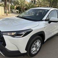 تويوتا كورلا كروز خليجي هايبرد 2025 بوضع الزيرو ماشيه ١٢ الف جديده جدا...