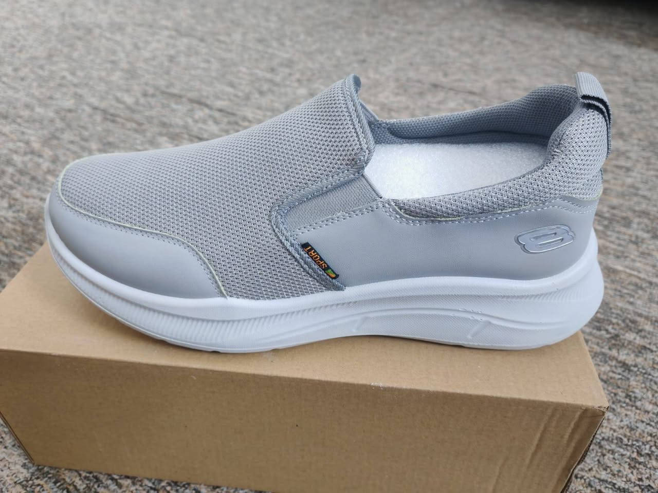 السلام عليكم حبايب احذيه اروبي بسعار خياليه الحجز وتساب ***********
