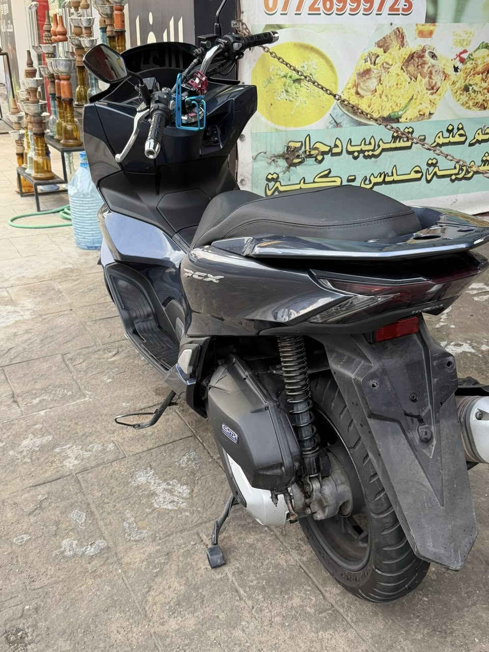 جيل رابع pcx وارد كوري دراجه قبل شهر نزلت من رمبة نزلتها ماشية 29 ولحد هسه ماشيه 29 وقابل للزيادة دراجه مكفولة مكينة وكفر نضام ابريكabs مانع تزحلق وباقي مواصفاتها معروفه  سعر ١٩ ورقة 
مكاني كرادة او شعب
***********
