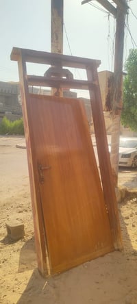 باب خشب صاج مع جرجوبه درجه اولى مع كينون عدد الابواب 3 سعر الوحد ٨٠ وب...