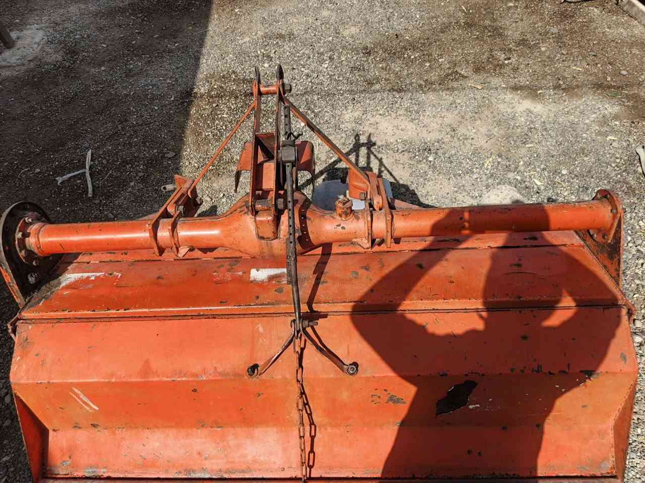 السلام و عليكم
رفاسة 90 نضيفه للبيع 
للاتصال ***********
