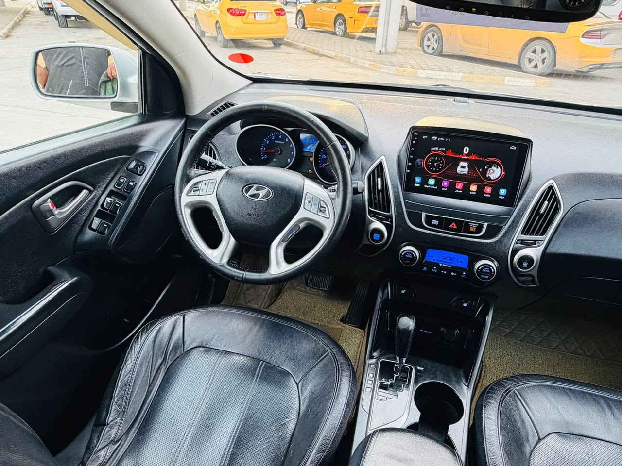 اللهم صل على محمد وال محمد 
السلام عليكم ورحمة الله وبركاته 
توسان 2013 وارد امريكي فول مواصفات 1/1 لمتد محرك 2400 دووش ماشيه 86ميل حقيقي السياره استخدام شخصي على ايد وحده السياره بيه تبديل الجاملغ الامامي الايسر والباب اصليات نفس اللون بدون اي ضرر شرط الفحص بدون ايرباك والباقي مكفول حتى الدعاميات مواصفات بصمه تشغيل بصمه ابواب شاشه ايباد كامره دواره حساس خلفي تبريد بيانو كشنات جلد تدفئه بالكشنات كشن كهربائي ثلاث انضمه للقياده كروز سرعه فول تحكم بالستيرن يدات نيكل ويل كب كروم ١٨ السياره جديده جدا من الداخل والخارج مكان السياره الناصرية السعر 122 للاستفسار ***********
