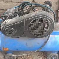 كمبريسر هواء • ٢٠٠ لتر • مستعمل ٣ أشهر