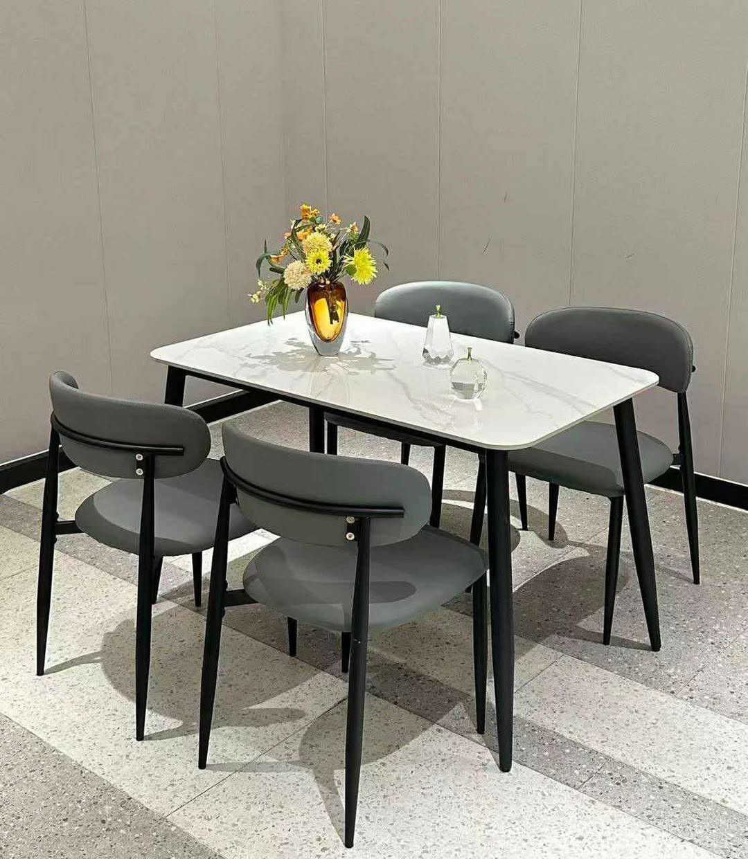 سطح مرمر بورسلين ارجل حديد كشنات جلد
4 كرسي 
6 كرسي بغداد, العراق


**إذا كنت صاحب هذا الإعلان وتريد حذفه لأي سبب، رجاءا أرسل رسالة إلى الدعم الفني**