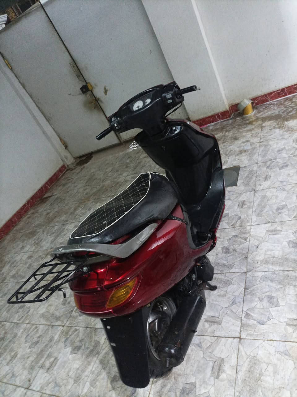 السلام عليكم عاده الشنر بسب واعد كاذبه عندي دراجه للبيع فراشه دراجه كامله مكمله مابيه نقص كهربائيات كلها شغاله مكينه زينه ناعمه شلعه معدل فول تجي شوف بعينك كفرات جديده مكينه خير من الله  قفل ستيرن صالصه بلدي مكاني بابل الكفل رقمي *********** سعر 370 بيه مجال
