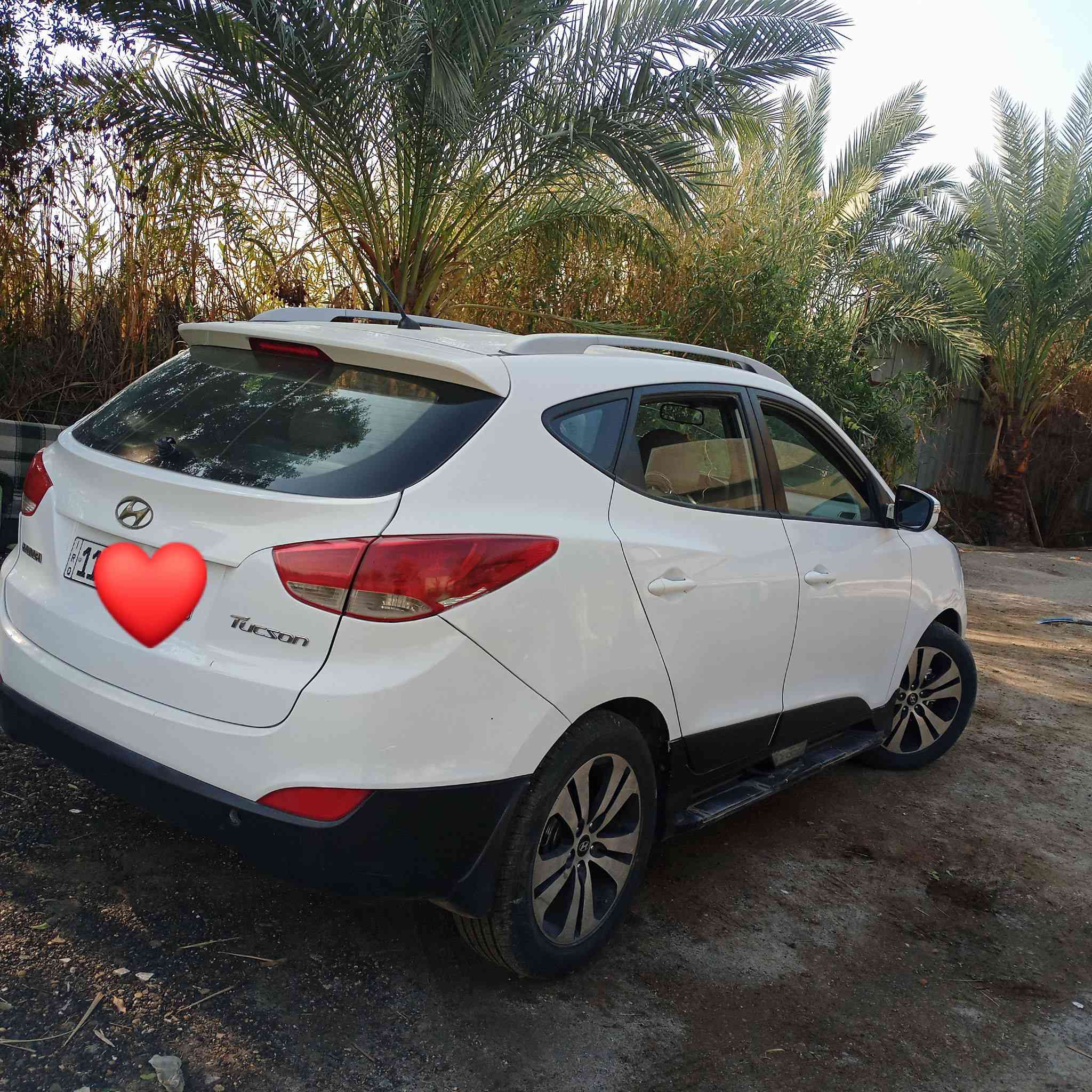 سلام عليكم ورحمه الله وبركاته
( بيع او مراوس حسب القناعه)
توسان موديل 13 خليجي 
بيه فقط جاملغ خلفي صبغ فقط ولباقي كفاله 
نص مواصفات 
مكينه الفين دوش 
رقم بغداد انكليزي تحويل مباشر 
مكان بغداد قضاء المحموديه 
سعر ١٤٢ وبيه مجال 
الاستفسار 
***********
***********
