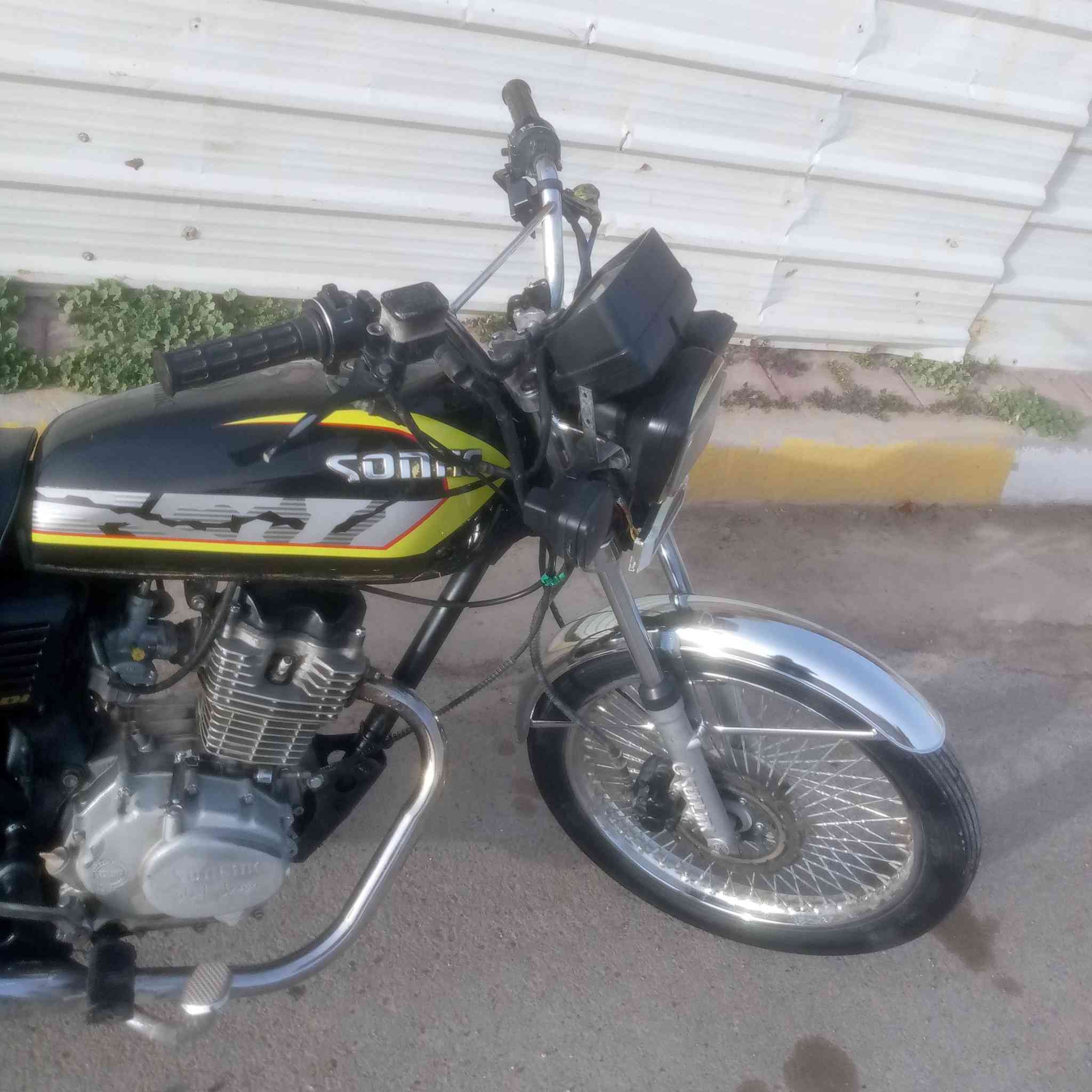 سونك موديل 23 أوراق 
4 كير هندر مكينه ناعمة ومريحة 
يي نقص مابيها كهربائيات كلها شغاله نكره 
بغداد الحسينيه ***********
450 بيه مجال
