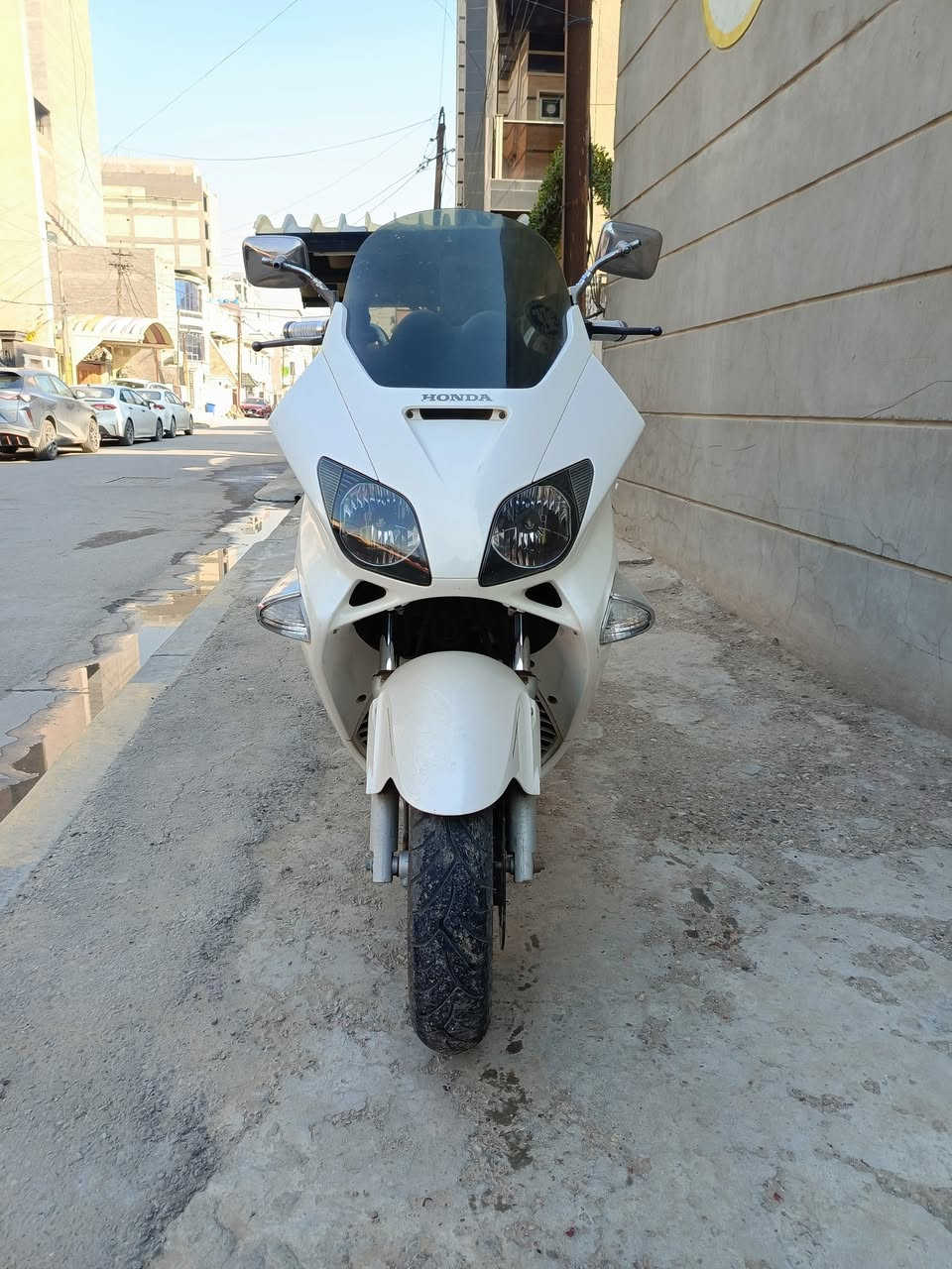 السلام عليكم فورزة 06 للبيع شغالة من كلشي الدراجة جديدة بمعنى الكلمة مكينة مكفولة من أي فتح 
لايت زنون عالي ناصي جامة طويلة بلادية تايرات جديدة
من كل النواحي مابيها أي نقص ترايدك وين ما يعجبك 
  عنوان بغداد المنصور 
اتصال ***********
