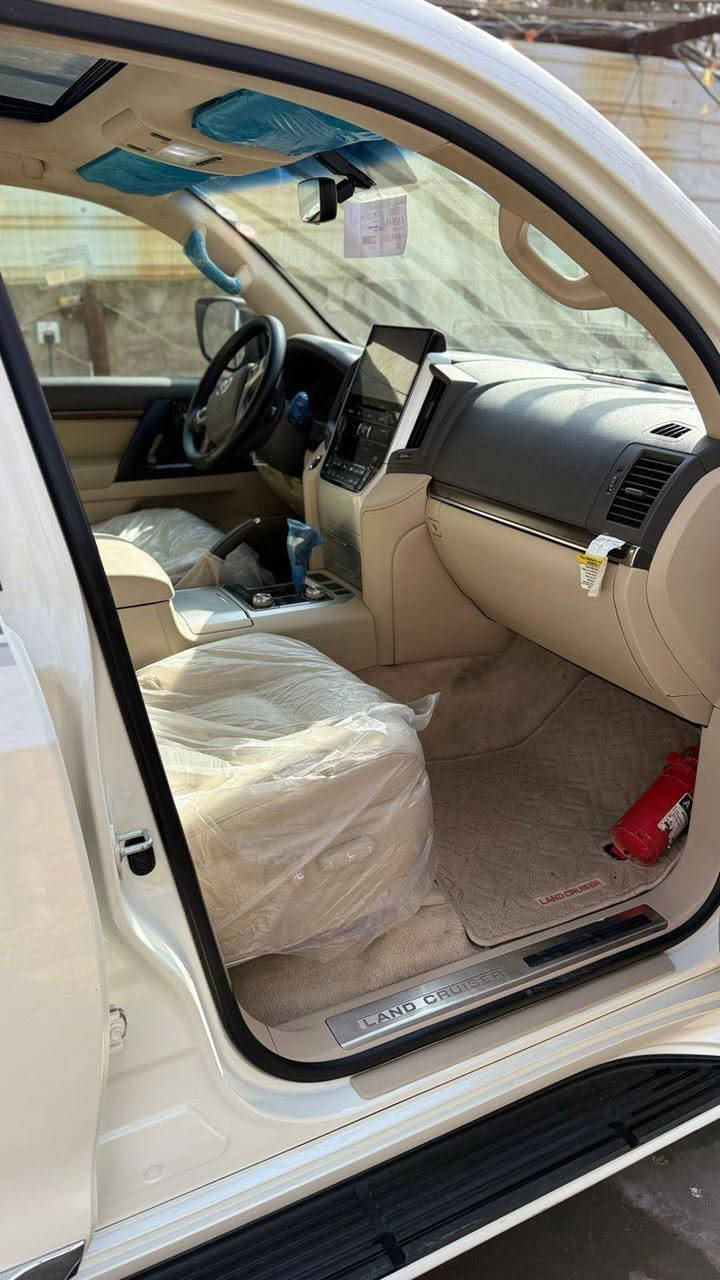 سلام عليكم من رخصت مدير كروب لاندكروزر للبيع مديل ١٩ شركه ساز بيها تعديل كد اصبع موضحه بسونار سياره كلش جديده تخم تاير ماشيه ١١٧ مكاني بغداد حسينيه المعامل رقمي ***********  السعر 560 وبيها مجال حك جيه مكينه ٨ سلندر ٤٧٠٠
