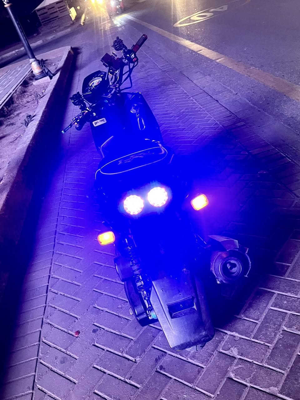 السلام عليكم..

دراجه سكنس جبلي (للبيع -فقط) 
لون اسود 
محرك بلادي ملاح فولل ( سبانه ماممدوده عليه)
دبل اشاره
كهربائيات كلهن شغاله 
مابيه نقص 
1-ستاند صفح رياضي
2-فج رياضي
3-يدات رياضي
4-جاملق رياضي 
. مزوده شي قليل خارج فقط
(محرك بلادي ملاح فولل) 

——مكاني بغداد/ مدينه الصدر /قرب ساحة مظفر
رقم الهاتف(***********) واتساب بي
——ملاحظه (ملاحظه الدراجه مضلومه بل صور بل حقيقه احلى تجي وتشوف بعينك)
السعر(950) وبيه مجال
