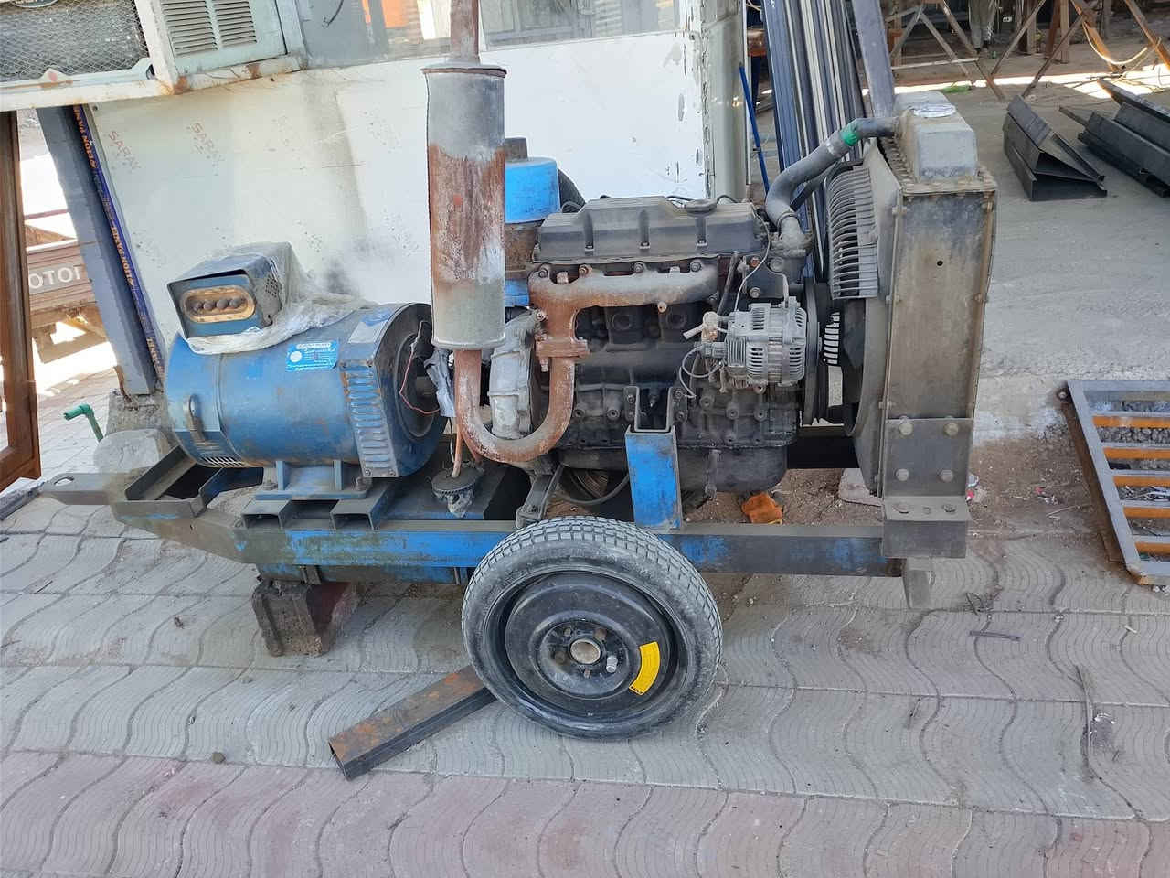 مولد كيا نضيفه شرط الفحص مكانها كربلاء سعرها 12ورقه ***********
